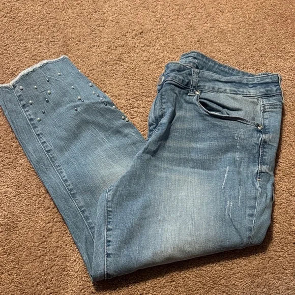 Blue Women's Pearl Detail Capri - Picture 10 of 10